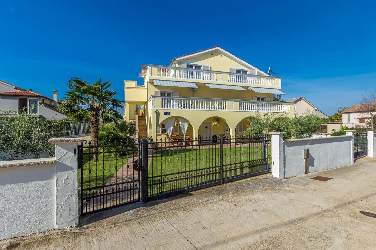 Guest House Antonella Малинска Екстериор снимка