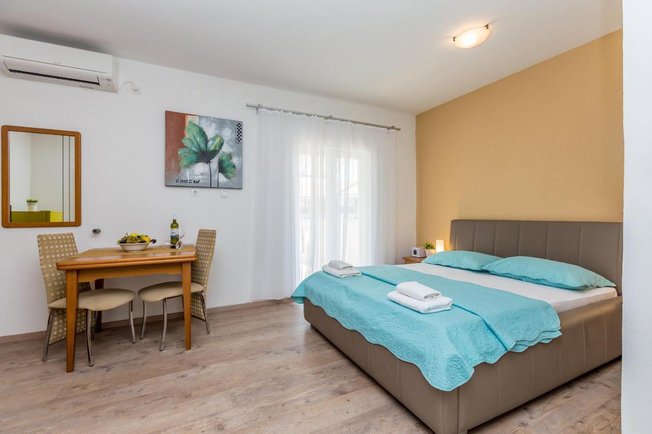 Guest House Antonella Малинска Екстериор снимка