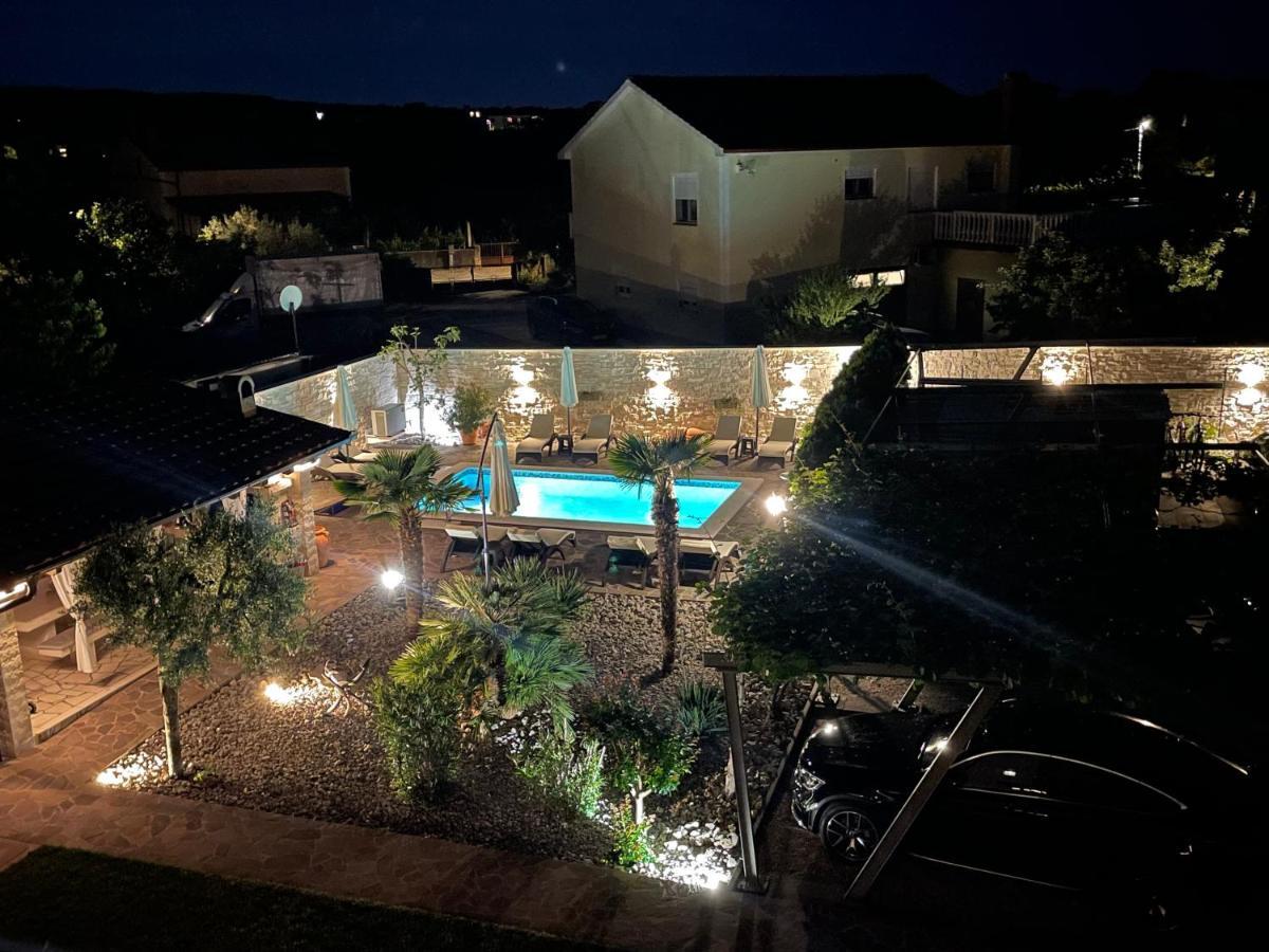 Guest House Antonella Малинска Екстериор снимка