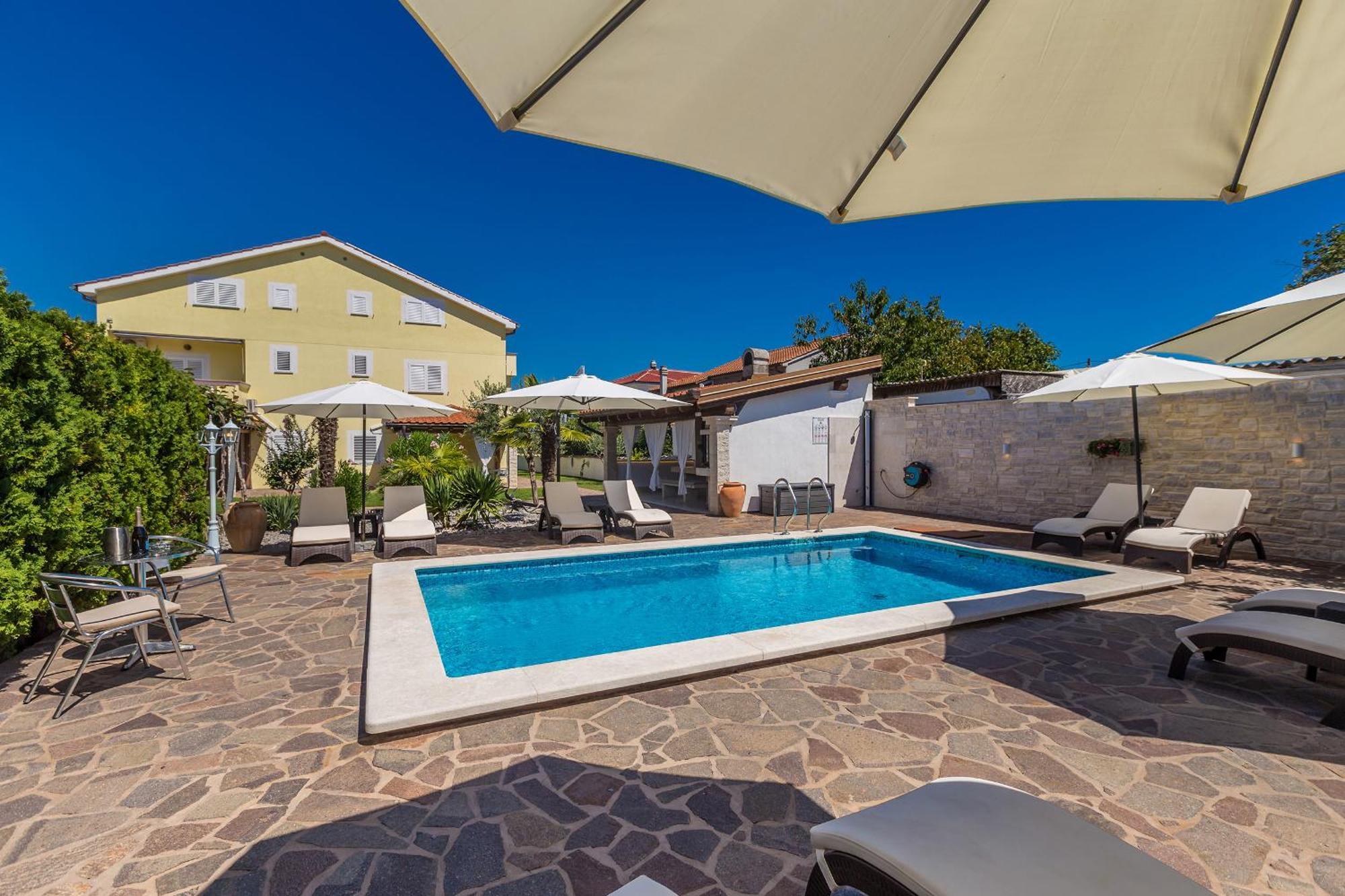 Guest House Antonella Малинска Екстериор снимка