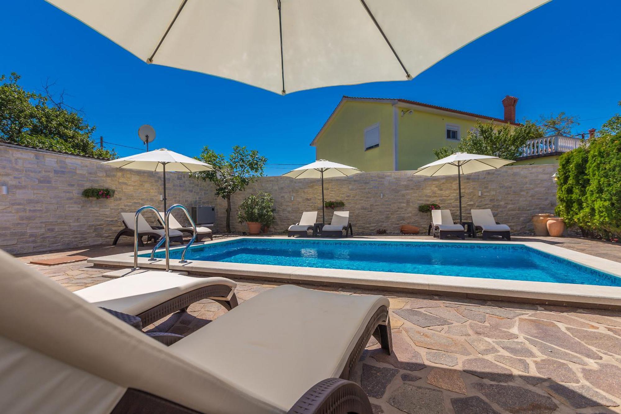 Guest House Antonella Малинска Екстериор снимка