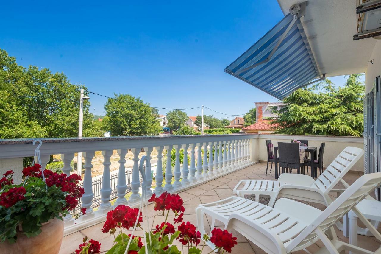 Guest House Antonella Малинска Екстериор снимка
